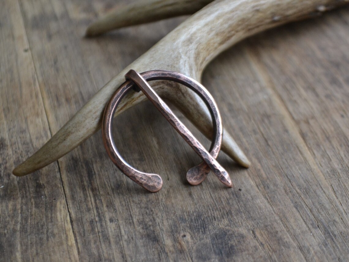 penannular shawl pin