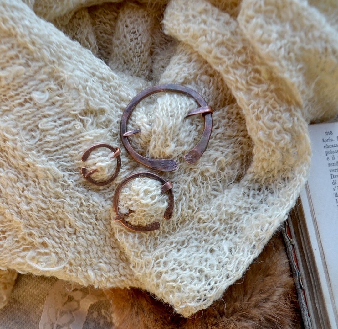 penannular shawl pin