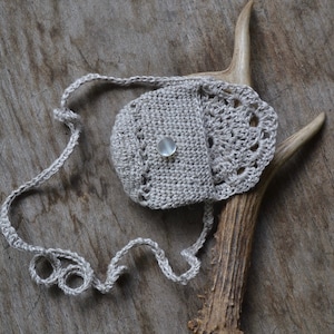 Crystal pouch necklace, pouch necklace, crochet pouch necklace, linen crystal pouch, medicine pouch necklace, talisman pouch, medicine pouch