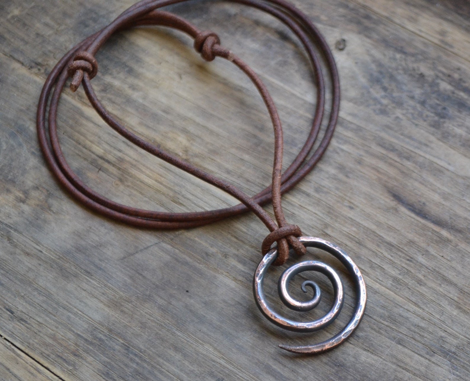 Collier Viking Pendentif Hache En Bronze Antique - Bijoux Neuf Sans Emballage
