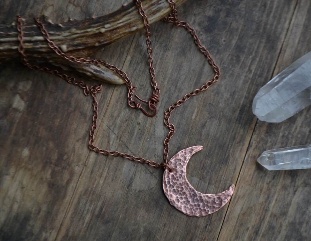 Collar De Plata De Ley 925 Con Colgante Luna Martillada - Moderno, Ajustable 16-18 Pulgadas