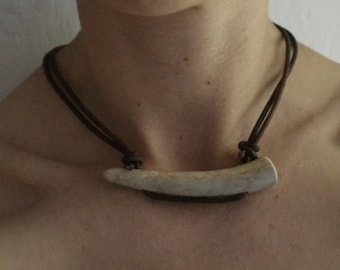 Antler necklace, simple antler necklace, antler necklace on leather cord, antler on leather string, horizontal antler necklace , ethical