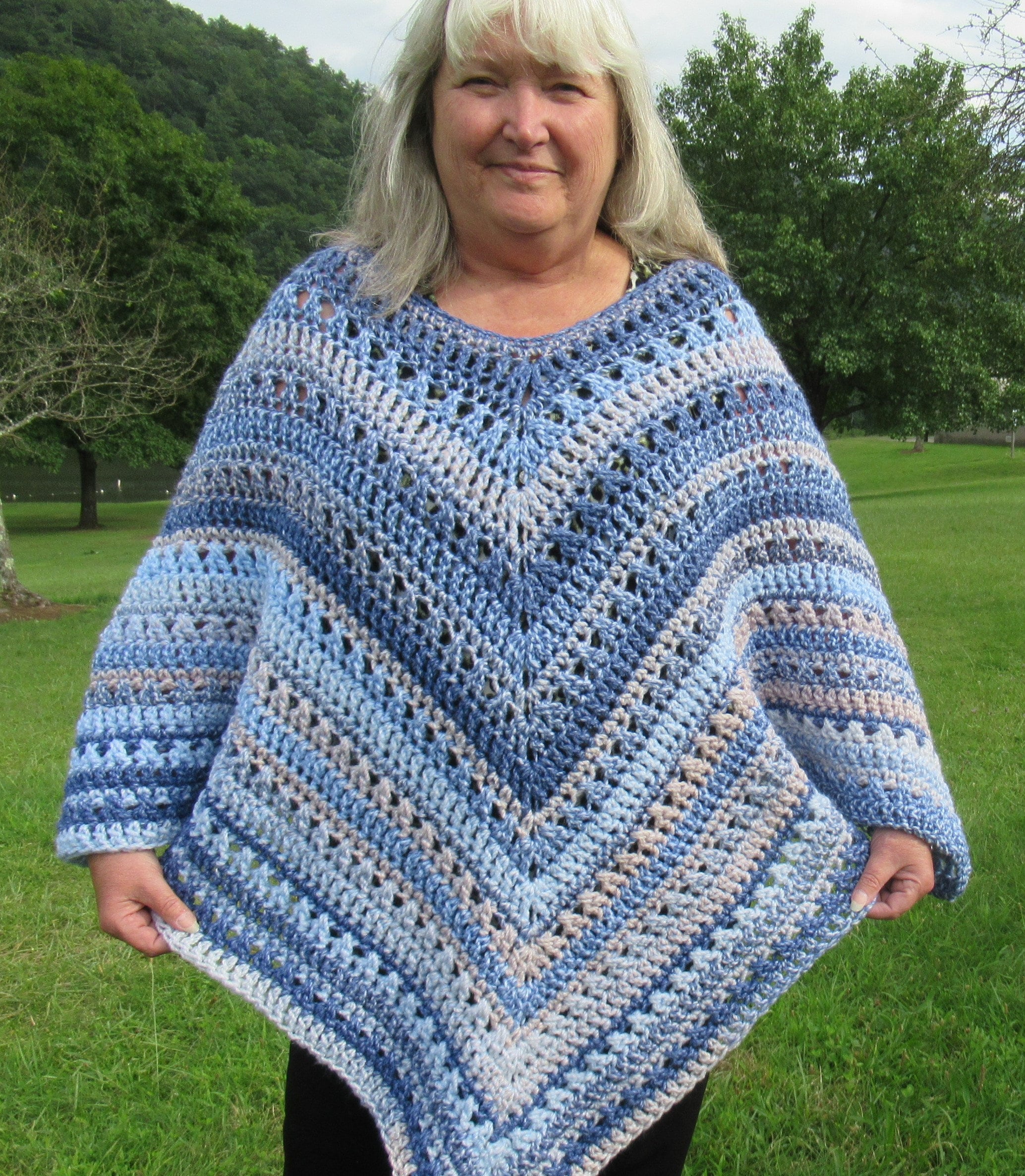 Big Hook Plus Size Poncho With Information on Smaller Sizes PDF