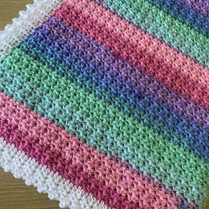 Téléchargement facile du modèle de couverture pour bébé Lovey Dovey au crochet - Répéter une rangée