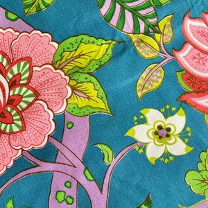 Vintage 1960's Bloomcraft Chambord Selection Mod Floral Fabric 5.5 yards image 3