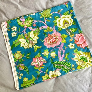 Vintage 1960's Bloomcraft Chambord Selection Mod Floral Fabric 5.5 yards image 2