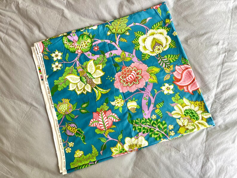 Vintage 1960's Bloomcraft Chambord Selection Mod Floral Fabric 5.5 yards image 2