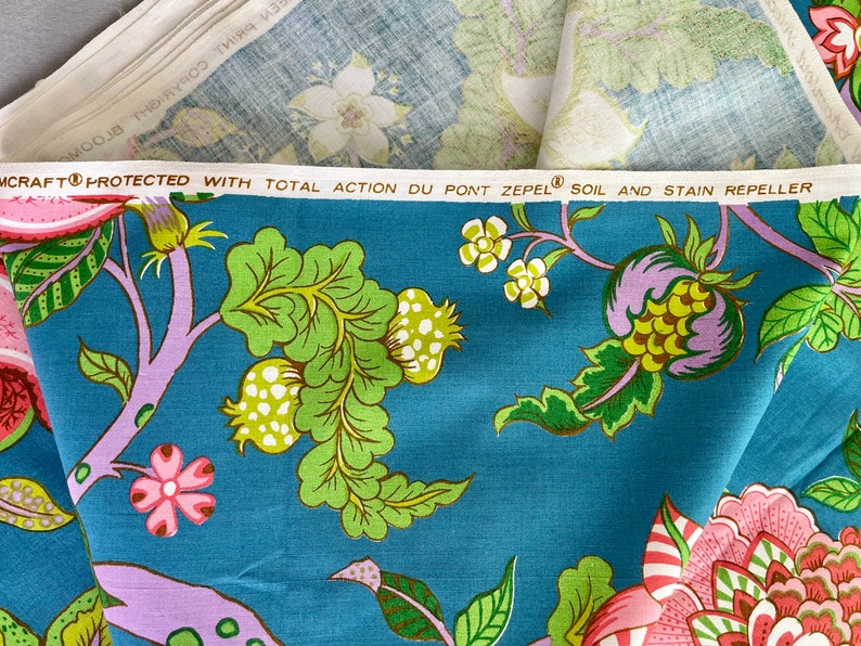 Vintage 1960's Bloomcraft Chambord Selection Mod Floral Fabric 5.5 yards image 5