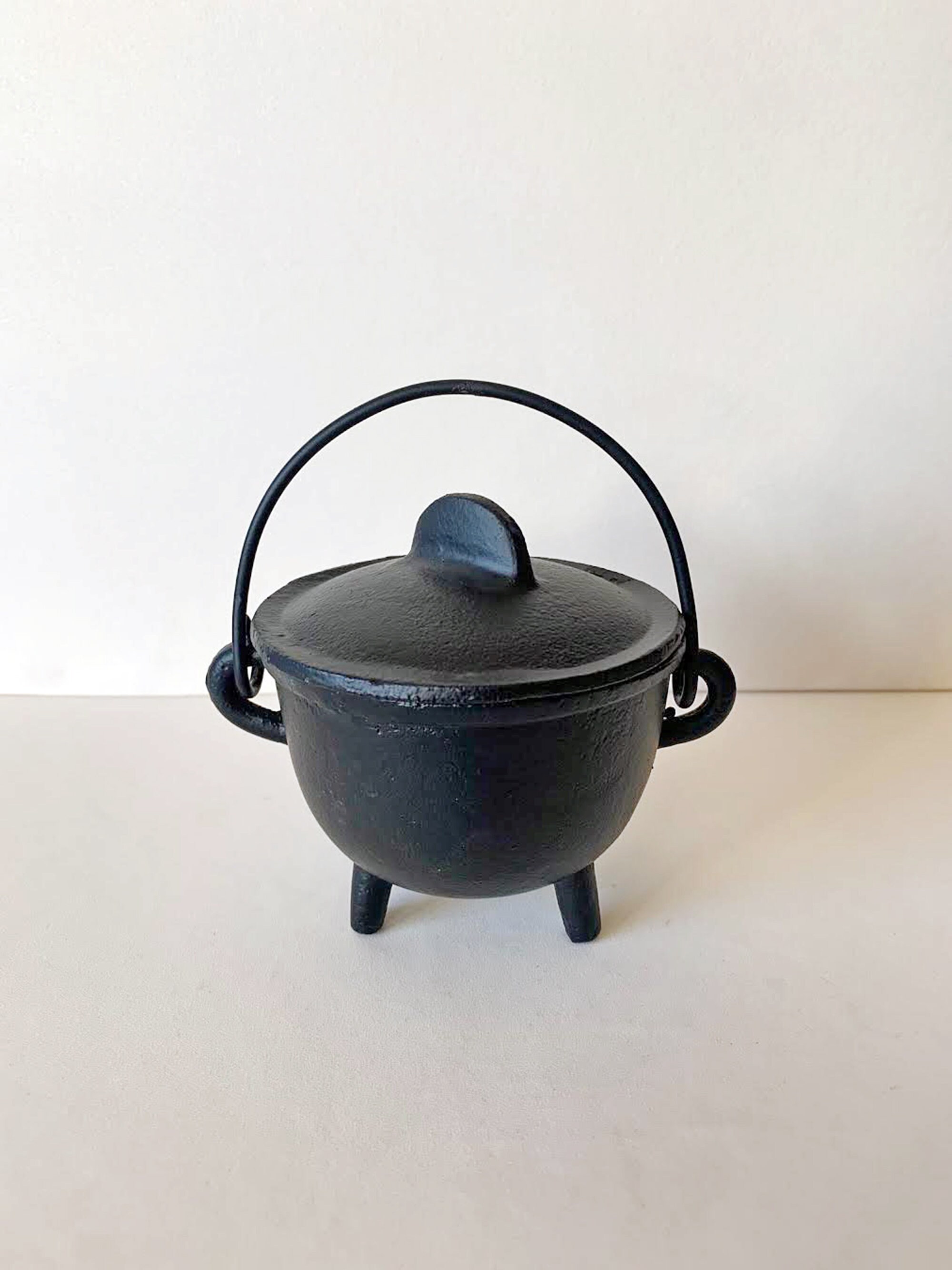 Large Cauldron for sale Only 4 left at 60