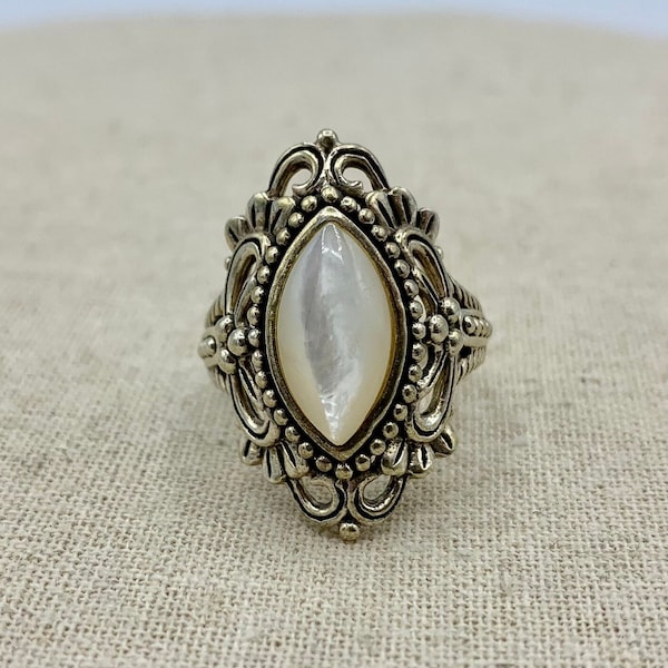 VINTAGE CFJ Thai STERLING Silver Statement Ring - Size 8 - Stamped 925 - cfj Thai - Beautiful - Custom Fine Jewelry - Gift - Free Shipping