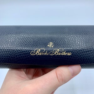 Étui à lunettes ou à lunettes BROOKS BROTHERS - Extérieur et intérieur bleu marine - Excellent état - Une marque - Livraison gratuite