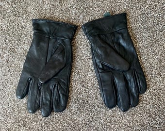 Men's Calgary Flames NHL Black Leather Gloves - Size Large - Genuine Lambskin Leather - Never Worn - Perfect Condition - FREE Shipping
