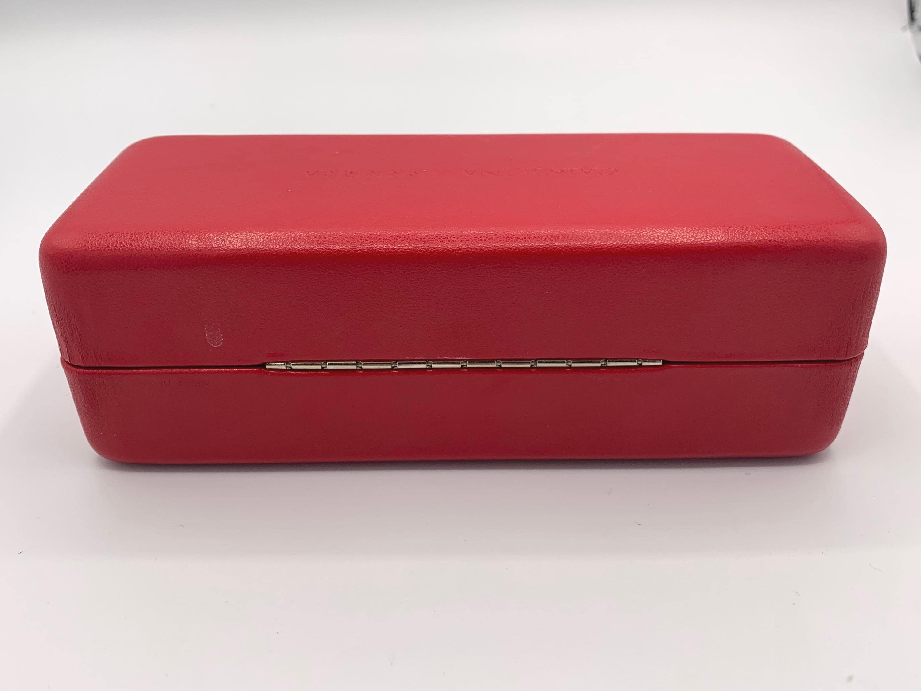 Carolina Herrera Red Hard Glasses Case: Black Velvet  display picture 2