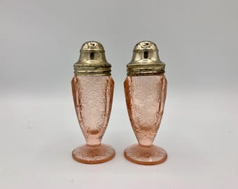Vintage Poinsettia Floral Salt and Pepper Shakers - Jeannette Glass Co - 1920 Depression Glass - Excellent Vintage Condition FREE Shipping