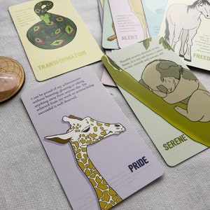 Baraja de cartas del oráculo de los animales • DESCONTINUADA • Ella susurra su verdad • Cartas del oráculo para la curación • Adivinación animal • Sanación con animales