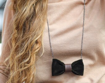 Olive Green Velvet Bow Tie Necklace, Handmade Moss Green Pendant for Women, Elegant Statement Jewelry, Long Chain Necklace, Gift for Women