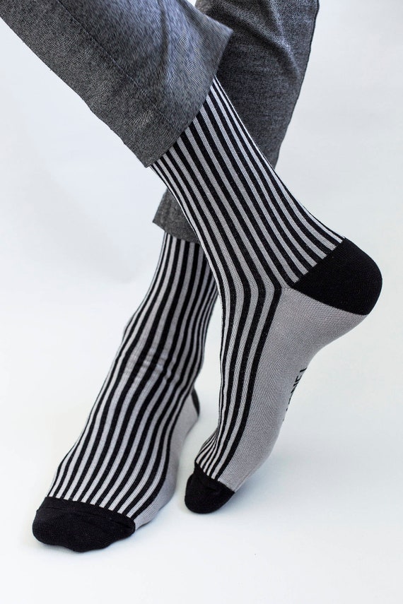 Calcetines a rayas para hombre, calcetines grises con rayas negras,  calcetines de algodón para chicos, calcetines de boda boho locos para  novios / padrinos, regalo para él -  España