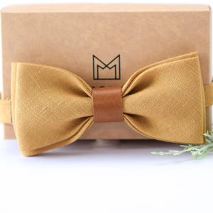 Sand Linen Bow Tie for Men – Beige Rustic Wedding Bowtie for Groom & Groomsmen – Pre-Tied Casual Bow Tie for Beach or Boho Weddings