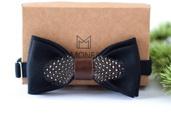 Natuurlijke veren strikje voor mannen, marineblauw Boho rustieke bruiloft strikje voor bruidegom Groomsmen, pre gebonden patroon Bowtie, voetzoeker strikje