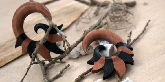 Bandaru Organics Two Toned Ebony and Sawo Wood Spiral Hanger