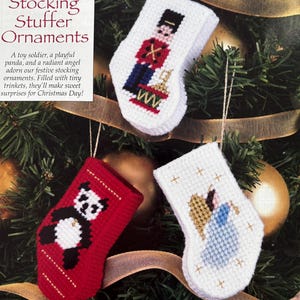 Plastic Canvas Pattern in 7 Count Stocking Stuffer Ornaments Winter Christmas