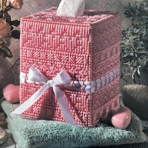 Plastic Canvas Pattern in 7 Count Pretty Sweetheart  Boutique Tissue Topper Spring Summer Valentines