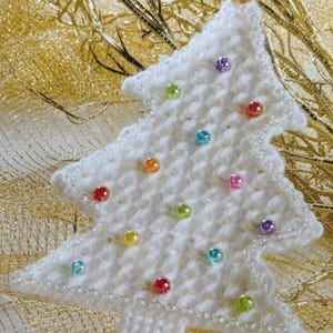 Plastic Canvas Pattern for 7 Count Canvas Christmas Holiday Lights Tree Ornament / Magnet