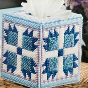 Plastic Canvas Pattern in 7 Count Pretty Pioneer Quilt Tissue Topper