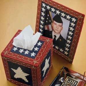 Plastic Canvas Pattern in 7 Count American Boutique Tissue Topper Frame  Spring Summer USA