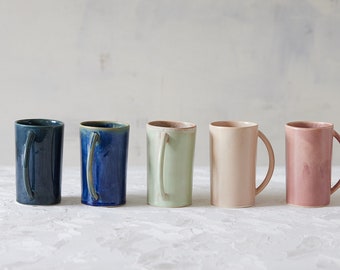 Elegante Keramik-Tall-Tasse, moderne tiefblaue Keramiktasse, Tee- / Kaffeeliebhaber-Geschenk