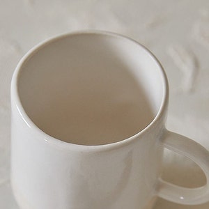 White/Gray Pottery Coffee Mug, Ceramic Tea Cup with Handle, 11 fl.oz image 5