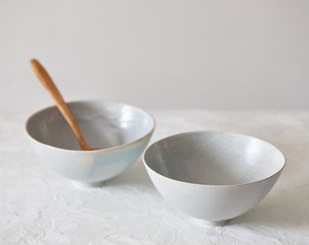 TWO Ceramic Serving Bowls, Ramen Bowls, Light Gray Noodles Bowls, Pottery Soup Bowls set, Salad Bowl, Modern Japanese Nesting Bowl