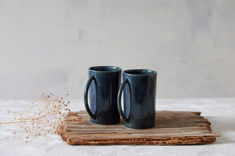 Ensemble de tasses à café en céramique blanche de 2, ensemble de tasses à café en poterie faites à la main, tasses à thé minimalistes élégantes, ensemble de tasses Americano, cadeau d'amoureux du café Dark Blue