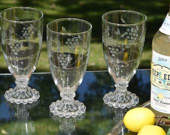 5 Vintage Cocktail Glasses ~ Wine Glasses,  Mixologist Craft Cocktail Glasses,  1950's, Vintage Summer Cocktail ~ Sangria ~ Wine Glasses