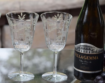 Vintage Etched Wine Glasses,  1950s, Vintage Glassware, Wine Party, Wine Tasting Glasses