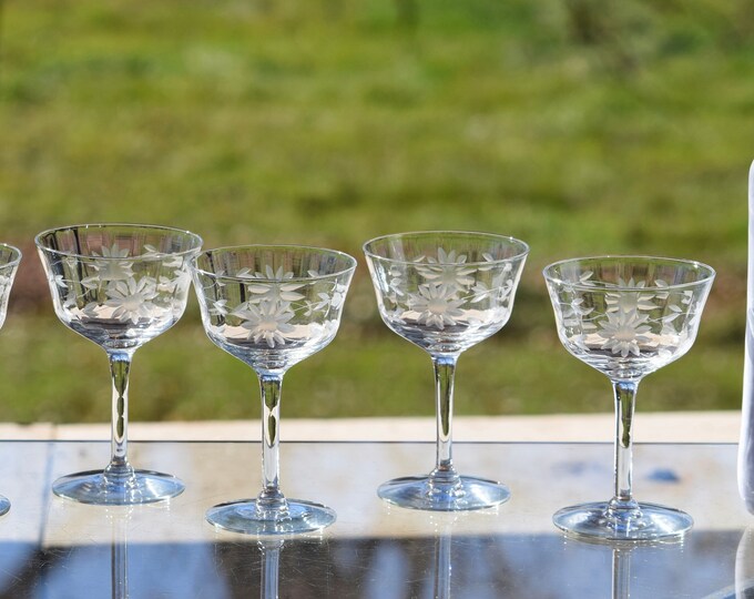 5 Vintage Etched Liqueur ~ Cocktail glasses, circa 1950's, 3 oz After Dinner Drinks ~ Cocktails ~ Liqueur Glasses, Dessert Wine Glasses
