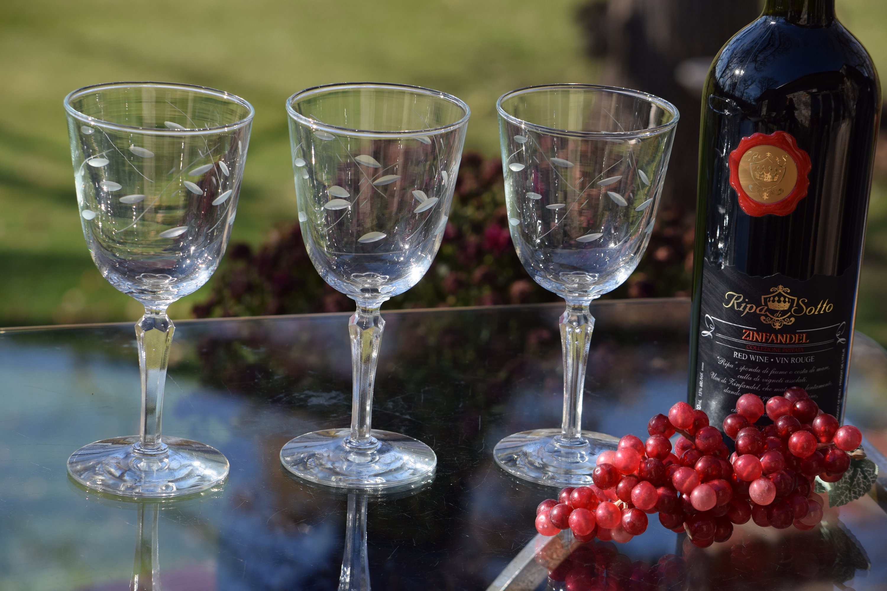 Vintage Set of 4 Clear Floral Etched Toasting Wine Glasses Tall Cut Stems —  RetroModernCo