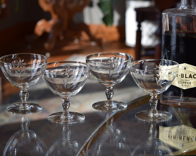 5 Vintage Etched Cocktail Martini Glasses, Nick and Nora Coupes, 1950's, Vintage Etched Champagne Glasses, Vintage Cocktail Champagne Coupes