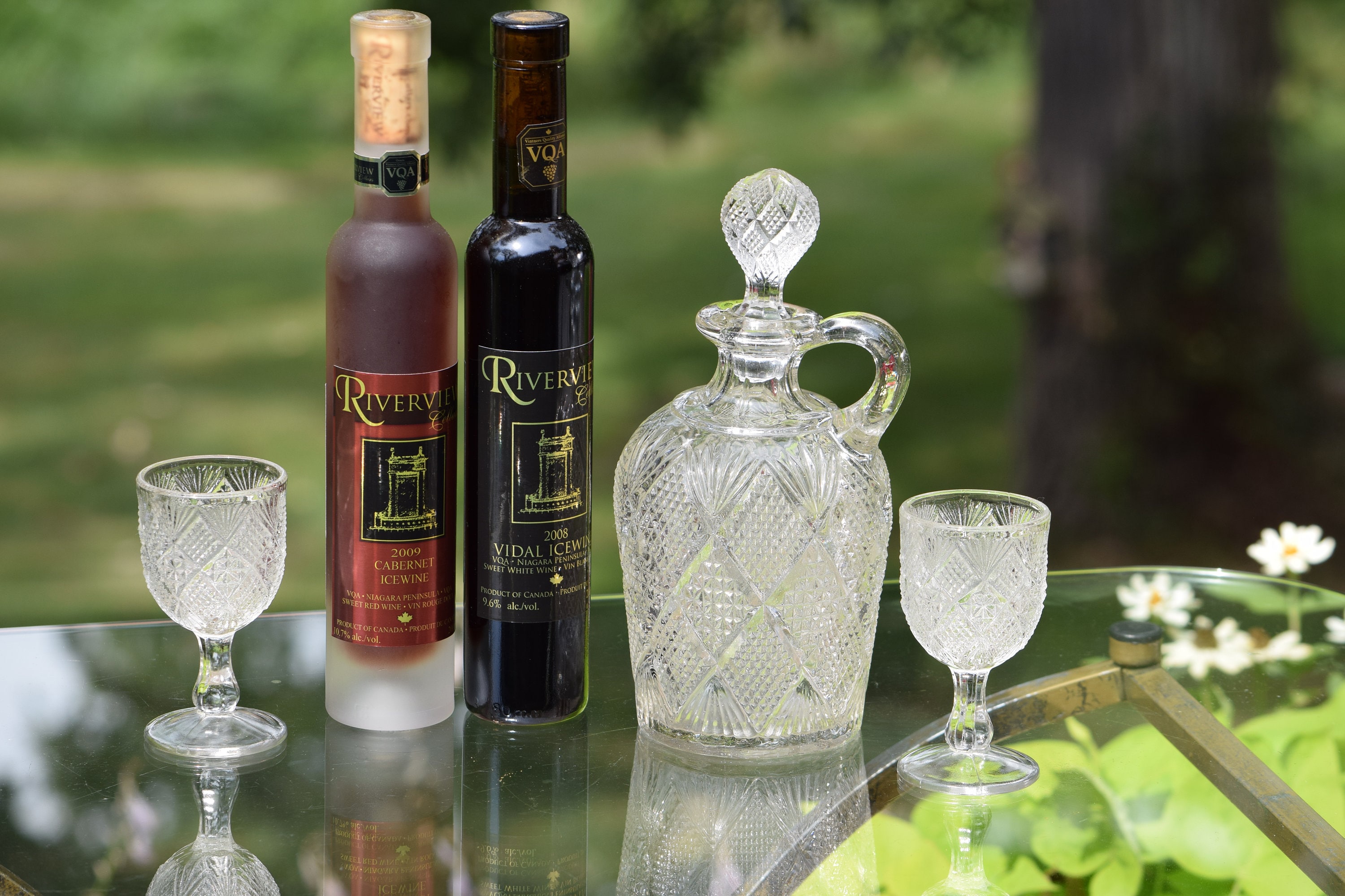 Antique EAPG Flint Pressed Glass/Star Crosshatch Design Decanter with 5