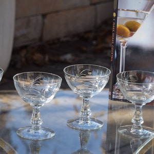 4 Vintage Etched Crystal Cocktail Glasses, Seneca, 1950's, Nick & Nora, Craft Cocktail Glasses, Etched Martini Glass Champagne Coupes image 8