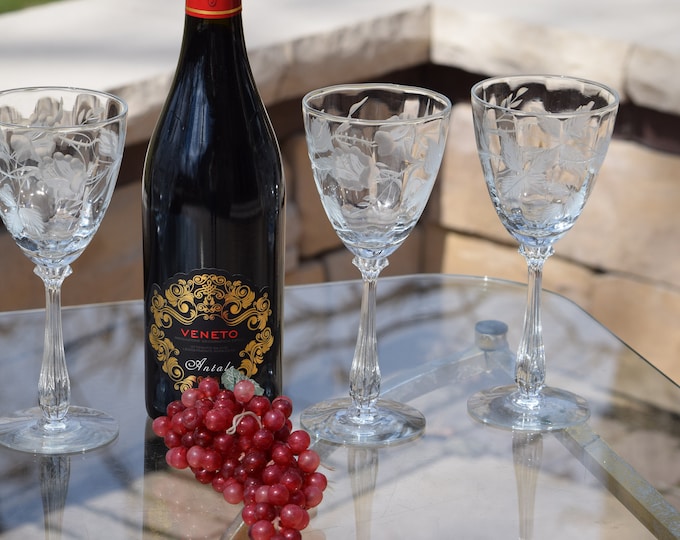 STUNNING! 5 Vintage Etched Crystal Wine Glasses ~ Water Goblets, 1950's Etched Wine Glasses, Vintage Crystal Wine Glasses, Wedding Glasses