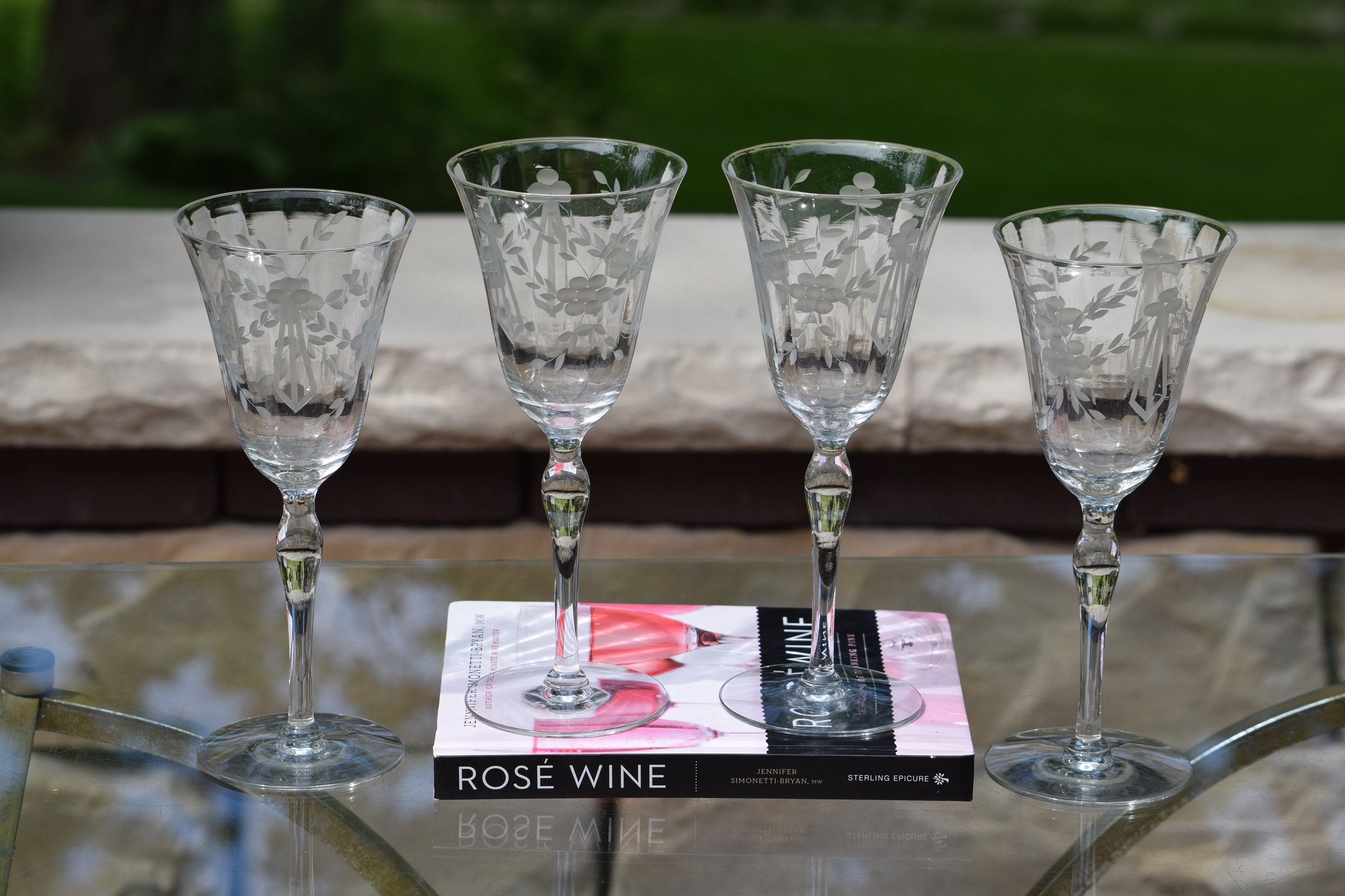 Epicure Personalized Crystal White Wine Glasses Set/4