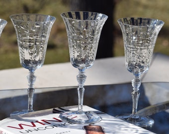 4 Vintage Etched Tall Wine Glasses ~ Water Goblets, Rock Sharpe, 1950's Etched Wine Glass, Unique Etched Wine Glasses, Wedding Glasses