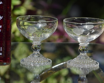 Vintage Etched Cocktail Coupe Glasses: 1950s Martini Champagne Set