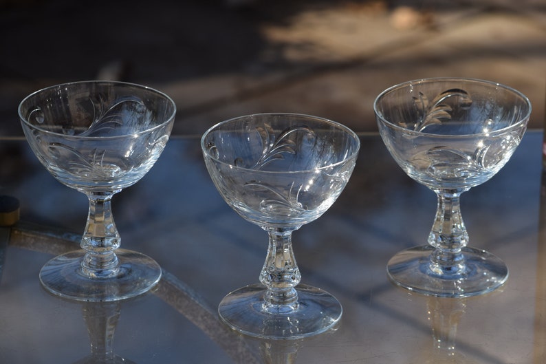 4 Vintage Etched Crystal Cocktail Glasses, Seneca, 1950's, Nick & Nora, Craft Cocktail Glasses, Etched Martini Glass Champagne Coupes image 9