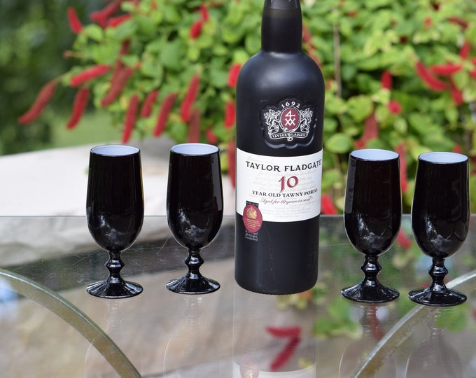 4 Vintage Carlo Moretti Black & White Port Wine Glasses, Carlo Moretti, circa 1960's, 4 oz Vintage Black and White Wine Glasses