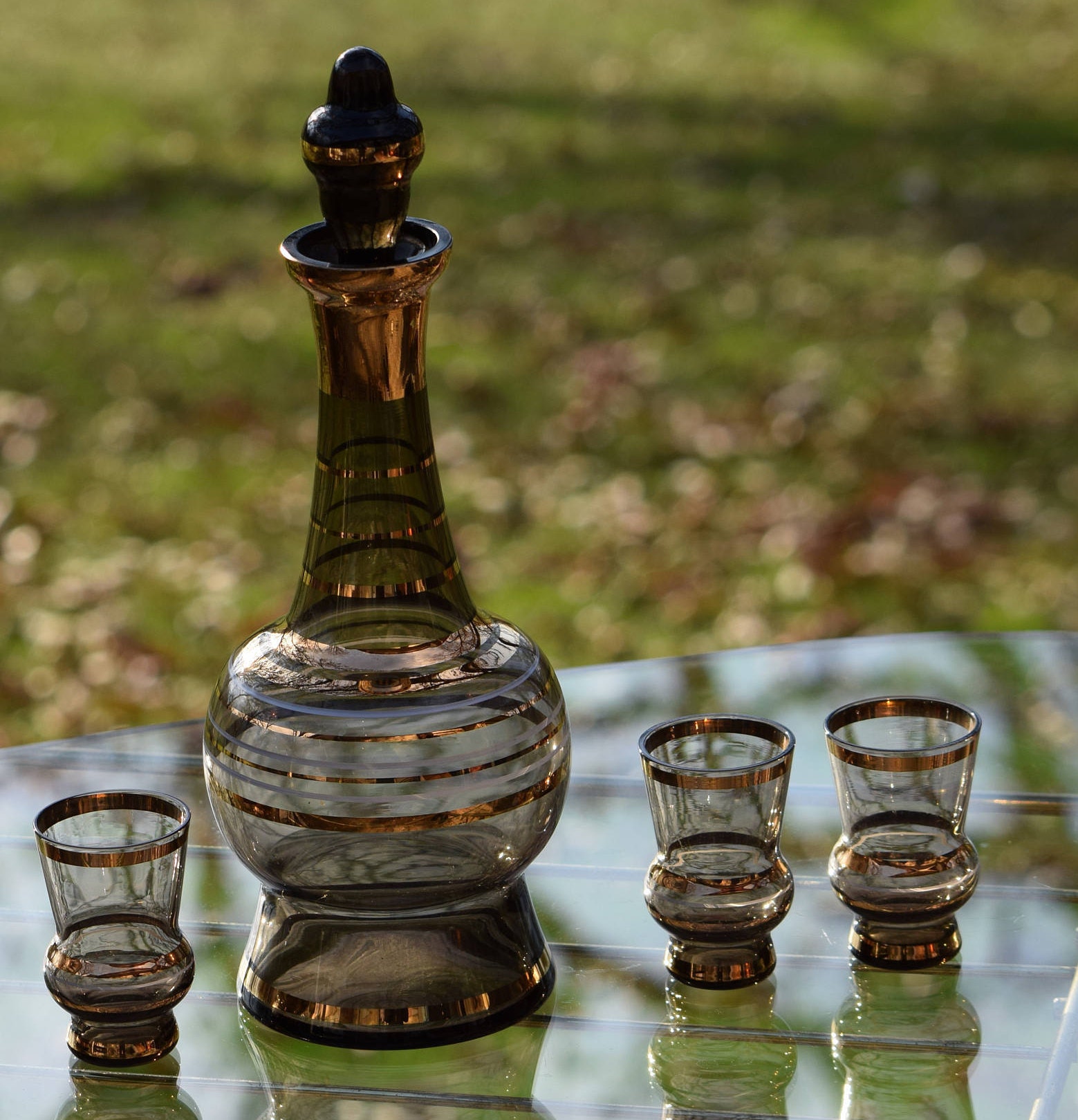 Vintage Brown and Gold Glass Liquor WINE DECANTER with 6 Shot glasses