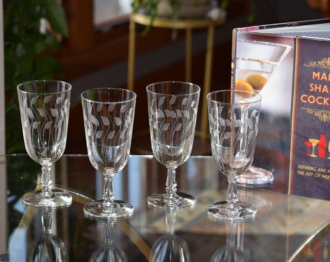 COCKTAILS ANYONE? 4 Vintage Etched Wine - Cocktail Glasses, Libbey, 1958 ~~ 12 oz Wine ~ Cocktail Mimosa Glasses, Vintage Glassware