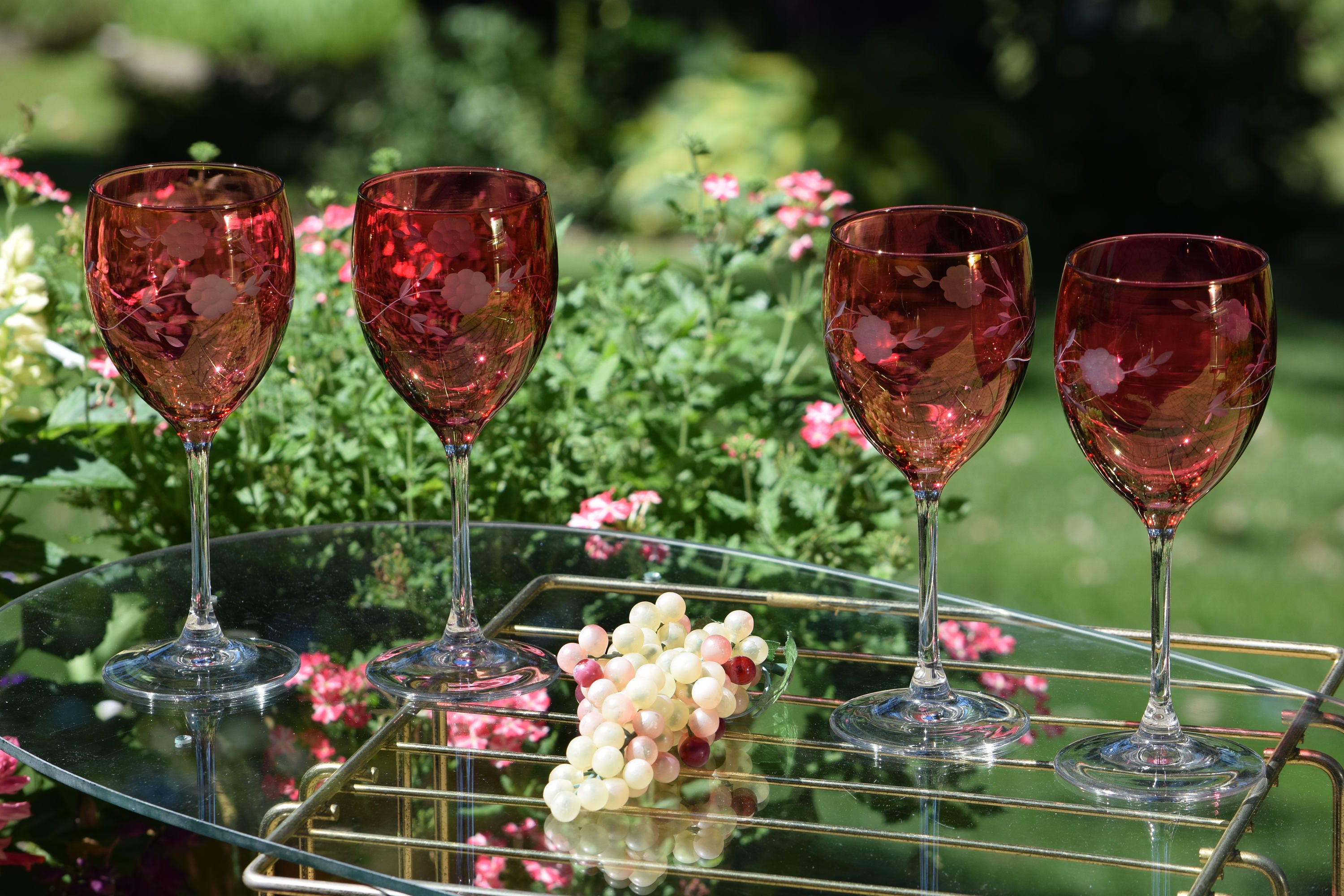 Vintage Red Wine Glasses, Set of 4, Vintage Red Etched Wine Glasses, Bar  Cart Decor, Christmas Wine Glasses, Home Bar glasses