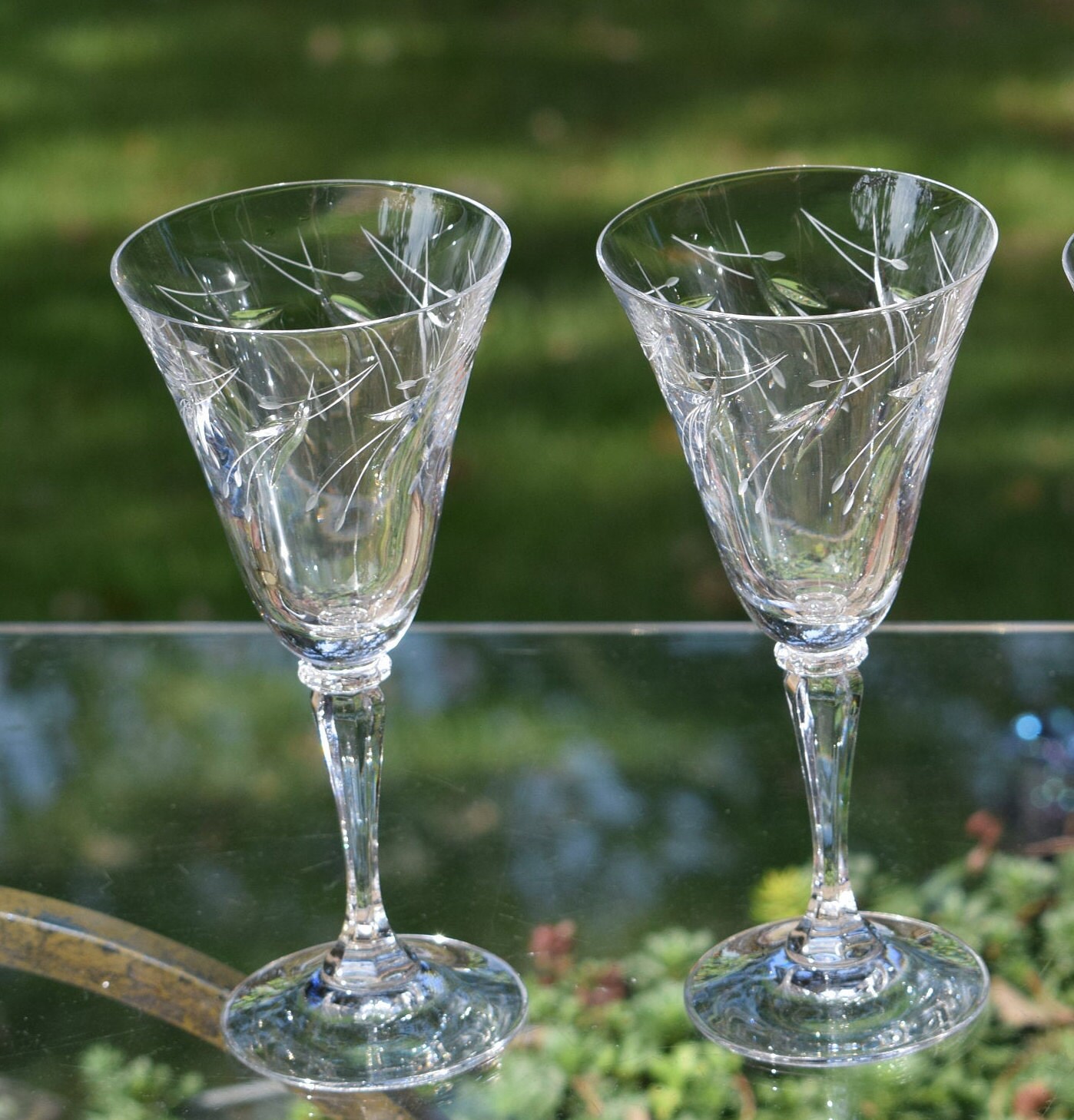 Vintage Etched Wine Glasses, Set of 4, Vintage Etched 7 oz Wine Glasses